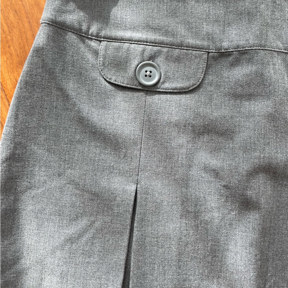 Mini grey pleated skirt - Picture 3 of 5
